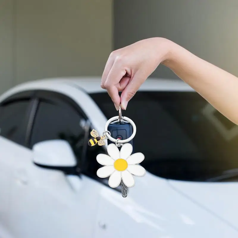 Daisy Flower Key Ring Metal Daisy Flower Cute Keyring Pendant Children And Adults Bag Decoration Flower Charm For Camping