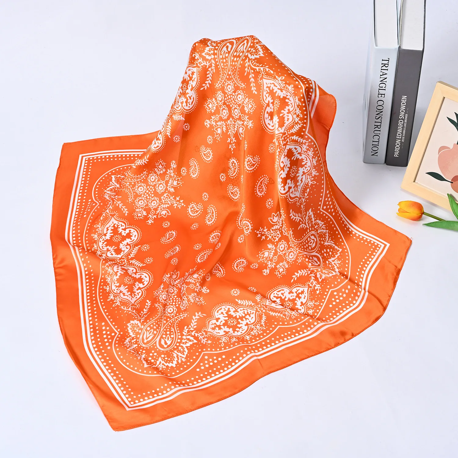 Syhood 70 cm quadratische Satin-Kopftücher, Satin-Bandanas für Damen, Satin-Stirnband-Schals, Seidengefühl-Schal, Boho-Kopfbedeckung – Detail 3