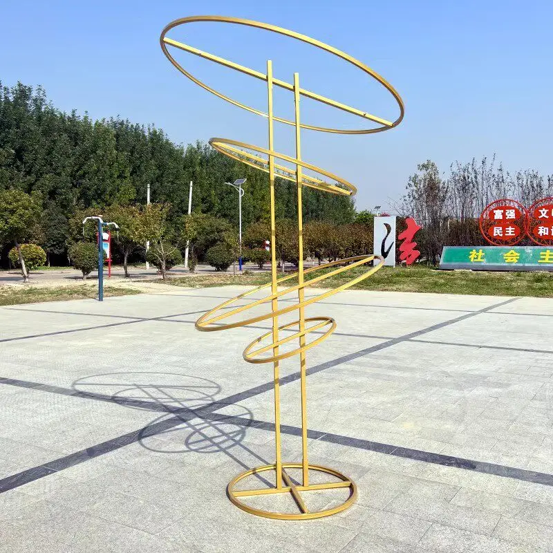 

Свадебные декорации: бусины в форме земного шара, кованая круглая рама особой формы, корейская хрустальная занавеска Yimei, фон из KT-досок.