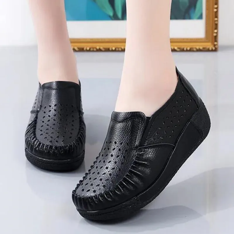 

2025 новые модные весенне-осенние женские лоферы на плоской подошве на платформе, женские удобные мокасины на танкетке из натуральной кожи, летние кроссовки на танкетке