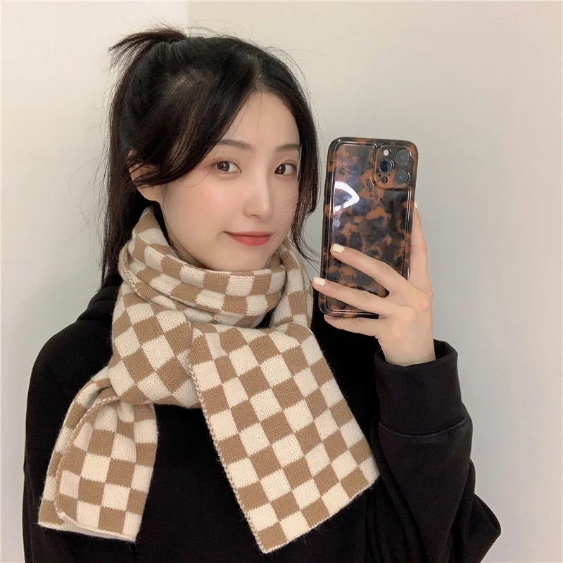 High end chessboard plaid women\'s scarf, winter new versatile cashmere plaid warm scarf, trendy spring and autumn