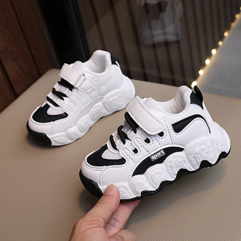 Nuevas zapatillas de deporte para chico, moda de primavera, zapatos cómodos para niña, zapatos transpirables antideslizantes y versátiles para niño, calzado informal Retro Simple para uso diario