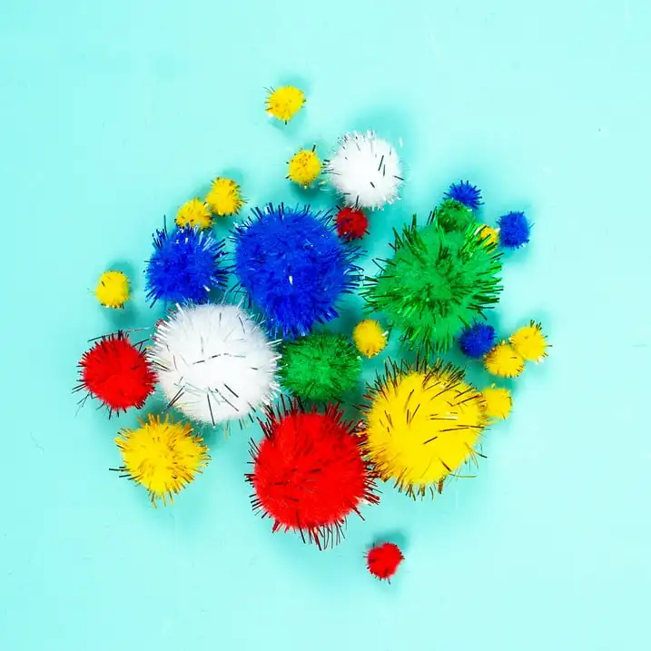 (6 pacotes) Kit de artesanato felpudo Hello Hobby