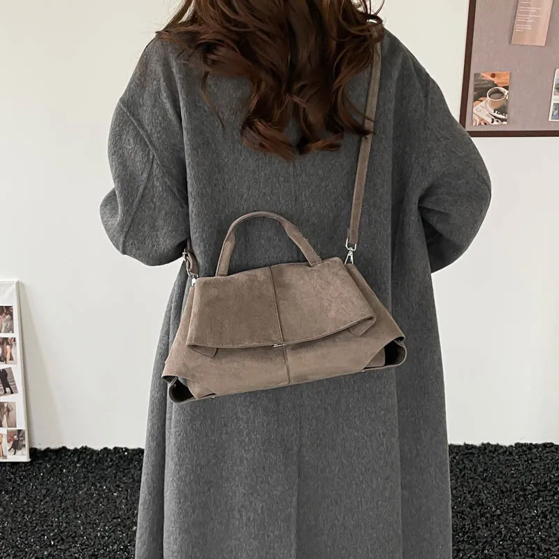 2025 new Korean niche women handbag deerskin fleece commuting bag for women simple and large capacity bag
