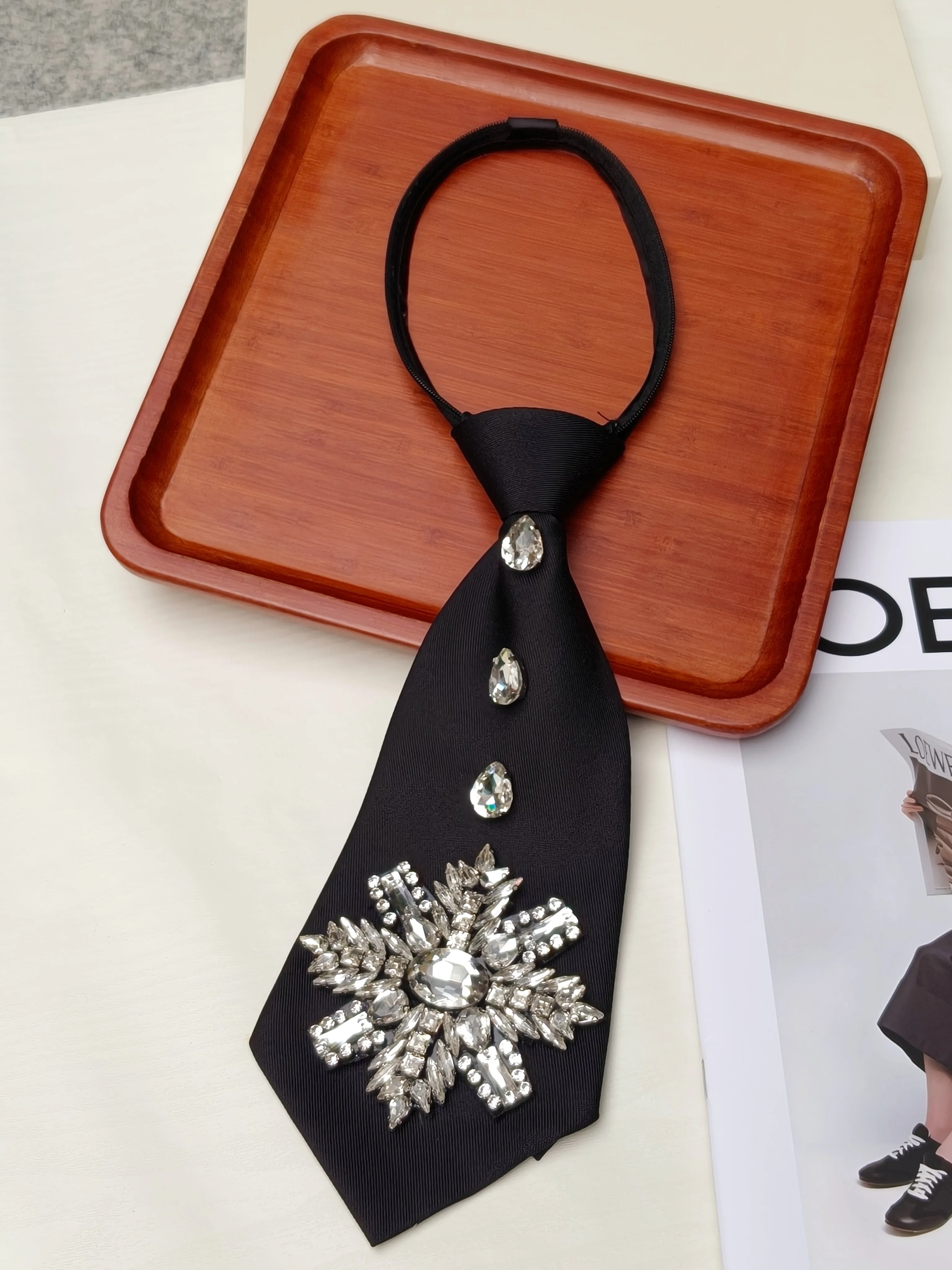 

Luxurious Snowflake Tie with Full Diamond Embellishments, Black Heavy-Duty Evening Accessory, Lazy Zipper Tie