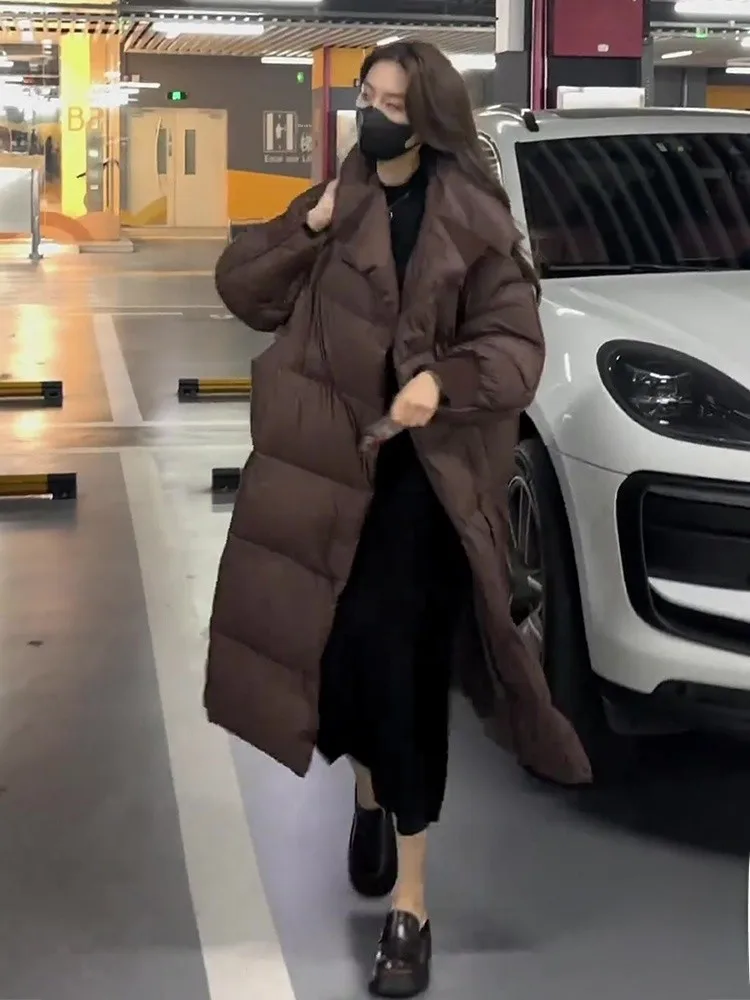 

Новая женская зимняя модная стеганая куртка 2026 года средней длины с наполнителем из белого утиного пуха, повседневная, свободного кроя