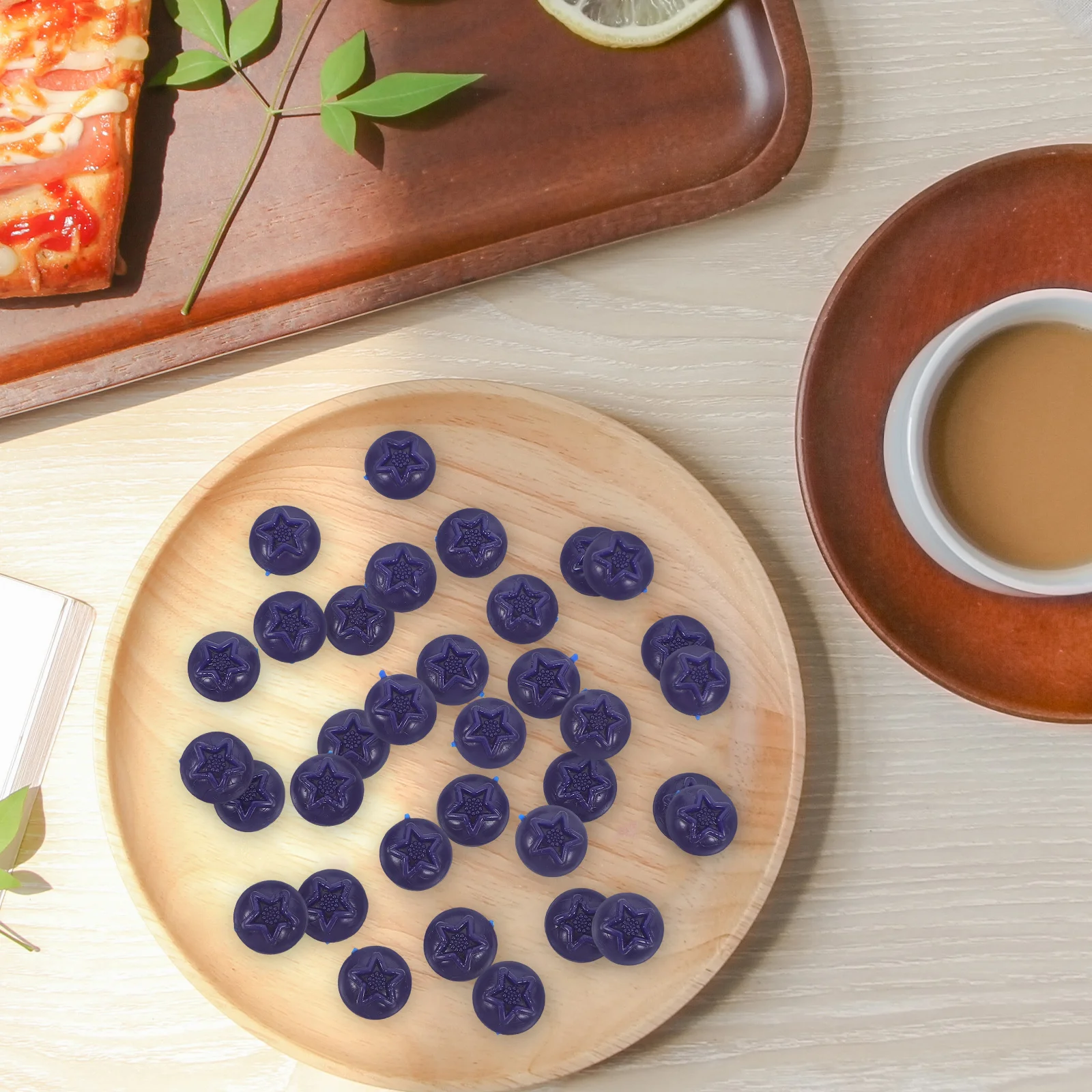 

50Pcs Artificial Blueberries Simulation Blueberry Decorations Realistic Lifelike Fake Fruit Props for Home Table Centerpiece