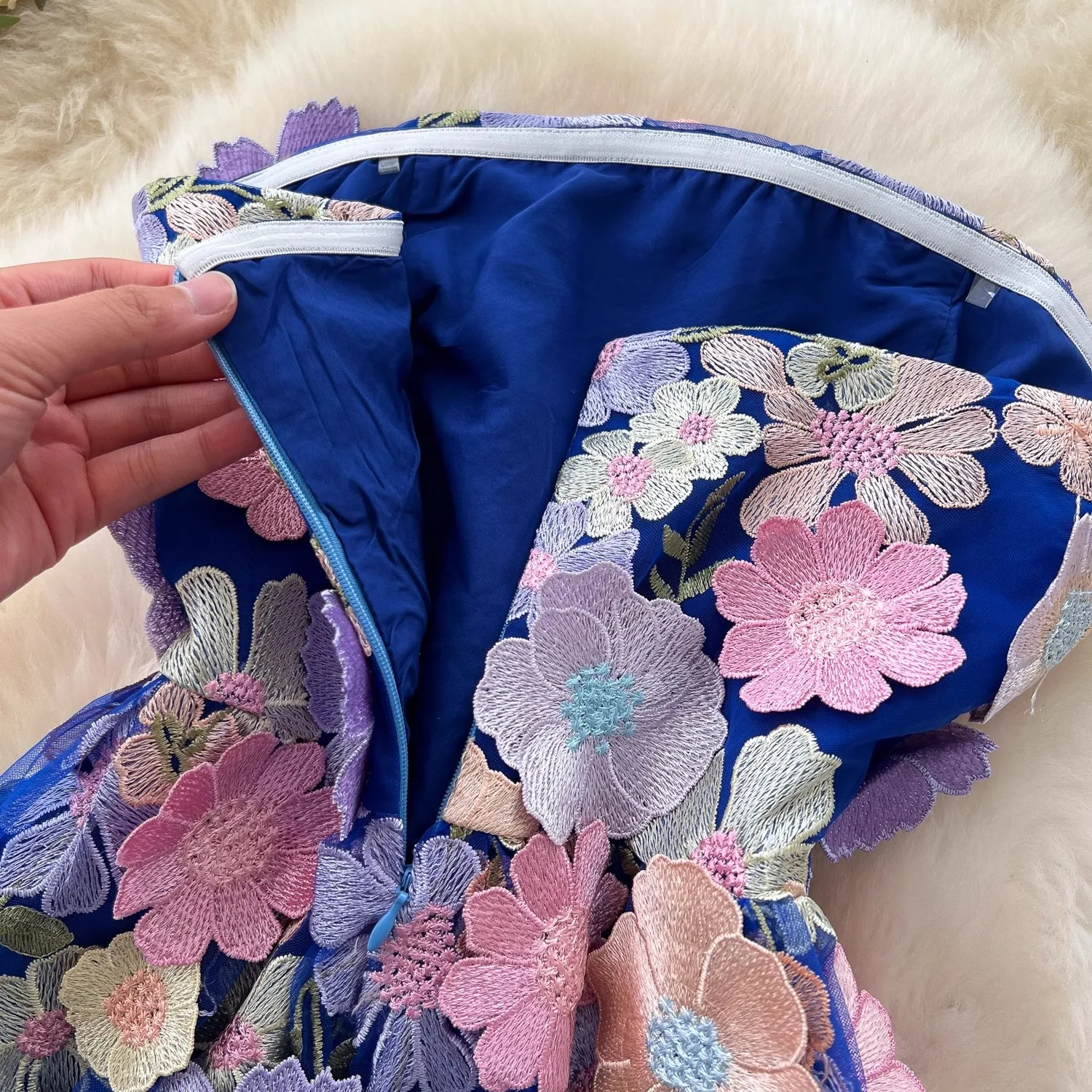 فستان رسمي فاخر شبكي مطرز بدون حمالات للنساء بدون أكمام وسحاب ثلاثي الأبعاد فستان صيفي زهري عالي الشارع للسيدات فستان سهرة طويل