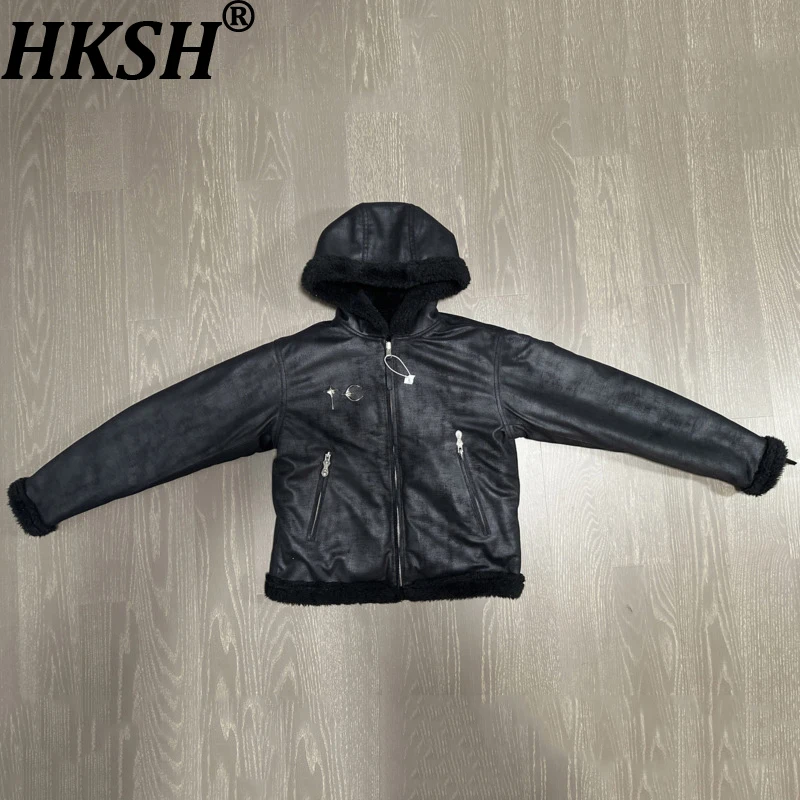 HKSH Autumn Winter New Men Dark Style Vintage Reversible Fleece Leather Jacket Trendy Fashion Fur Plush Punk Hooded Coat HK18451