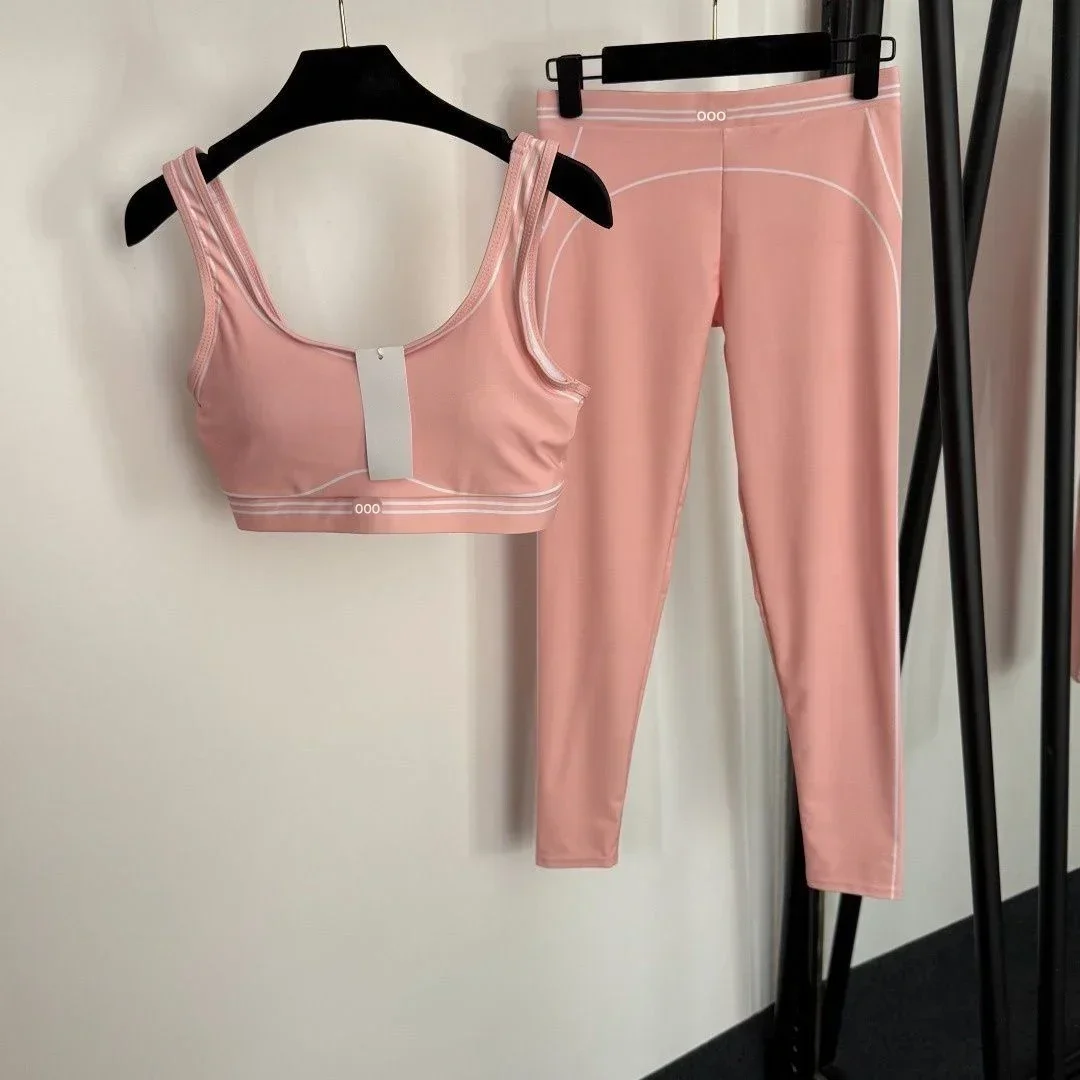 Ensemble deux pièces décontracté et respirant pour femme : débardeur et pantalon de sport extensibles pour la course, le yoga, le Pilates et le fitness