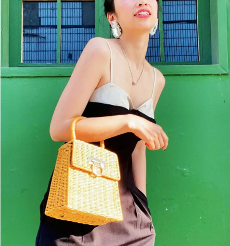 Luxury Women Handbag 2023 New Handle Rattan Woven Bag Straw Woven Women Bag Custom Hand Small Square Bag