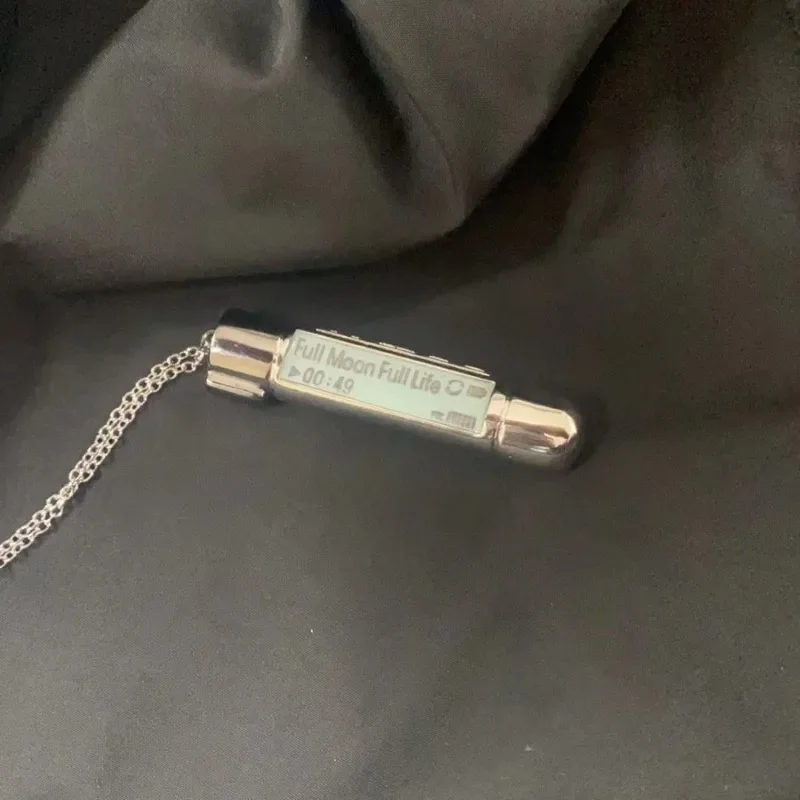 Collar Persona 3 para mujer, collares Yuuki Makoto, colgante femenino Cos Mp3, joyería de moda, regalo para parejas, accesorios de Anime