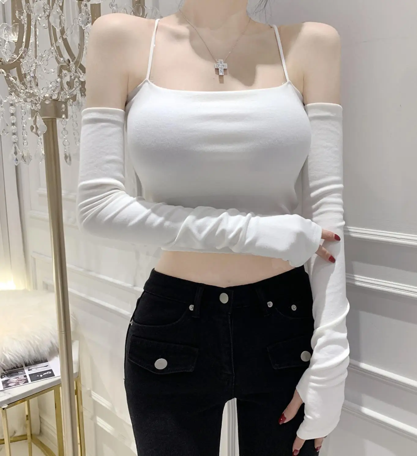 Shoulder Bared Neck…