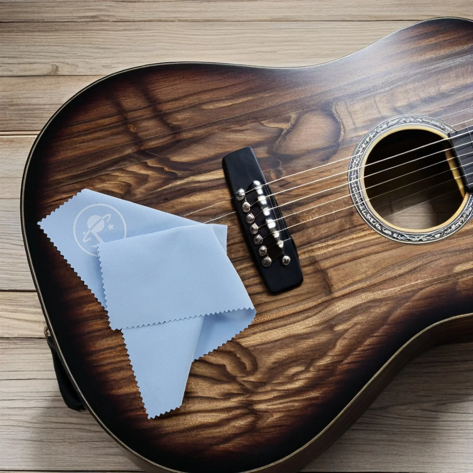 

Набор из 4 мини-салфеток для полировки музыкальных инструментов: мягкие микрофибровые салфетки для гитар, скрипок, саксофонов и духовых инструментов