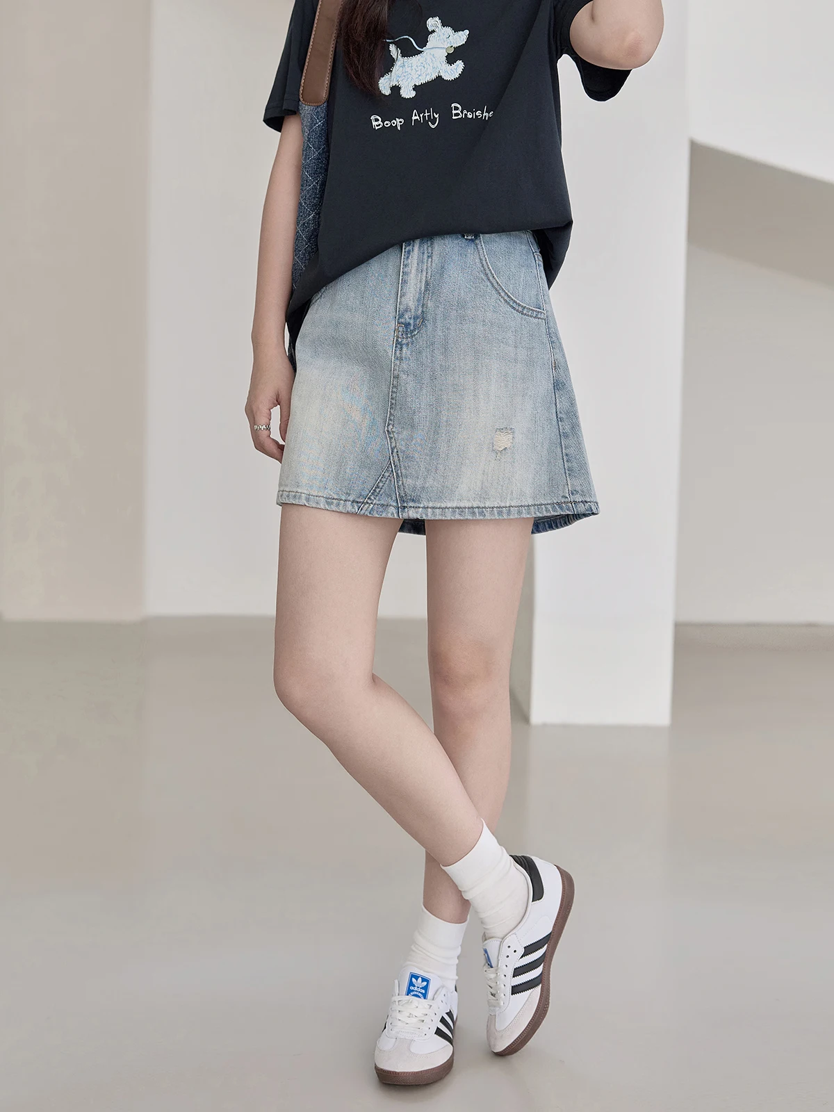 

Шикарная джинсовая юбка А-силуэта с высокой талией для женщин, летняя новинка, укороченная, в корейском стиле, для повседневной носки, с эффектом похудения