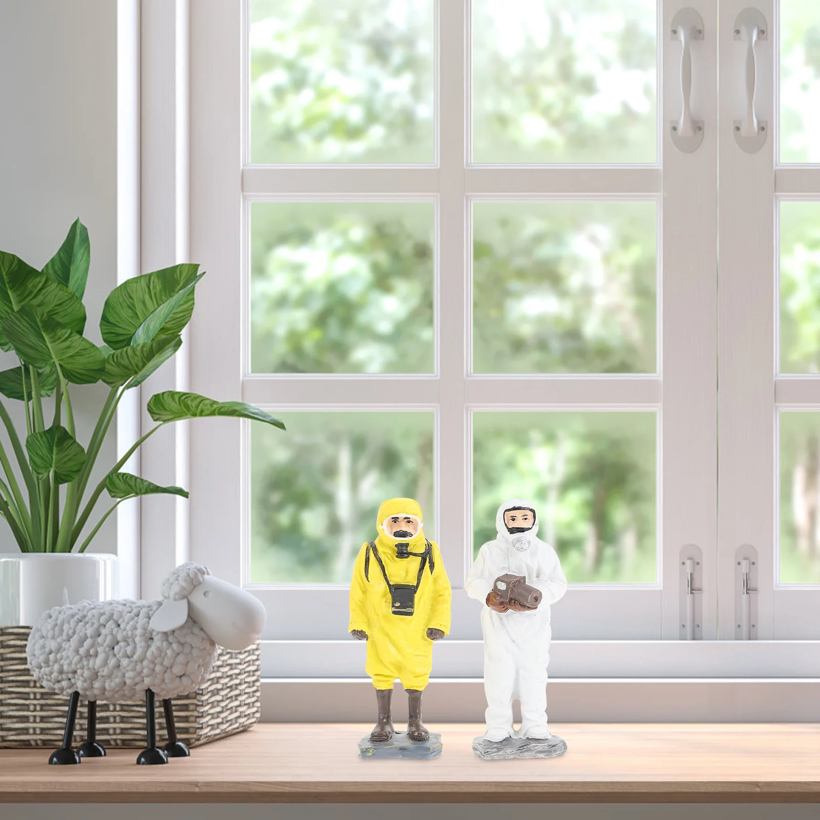 

2Pcs Resin Chemical Fireman Ornaments Decorations Mini Desktop Figurines Resin Chemical Fireman Ornaments