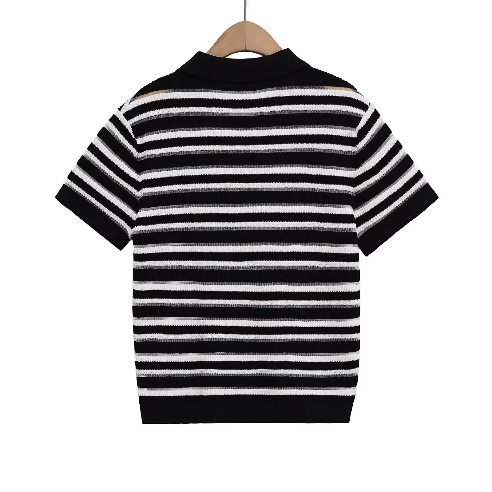 منتجات صيفية جديدة لعام 2025 ملابس نسائية فرنسية ريترو بأزرار مخططة وياقة بولو محبوكة وأكمام قصيرة 9598/032