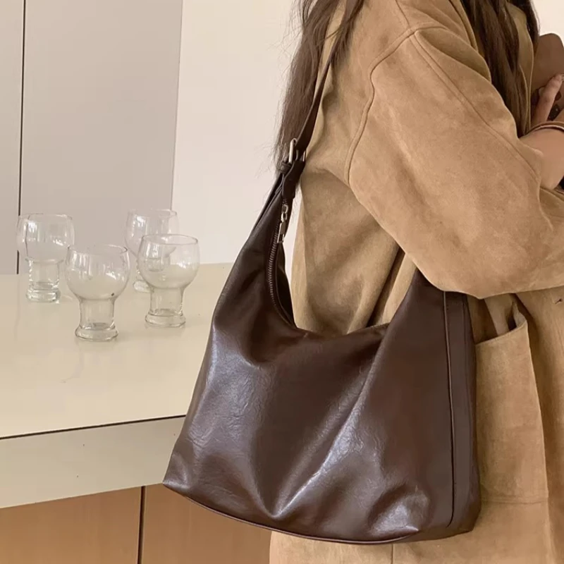 

Maillard Style Women's Shoulder Bags Large Capacity Retro Crossbody Bag Simple PU Leather Female Tote Handbags Underarm Bag