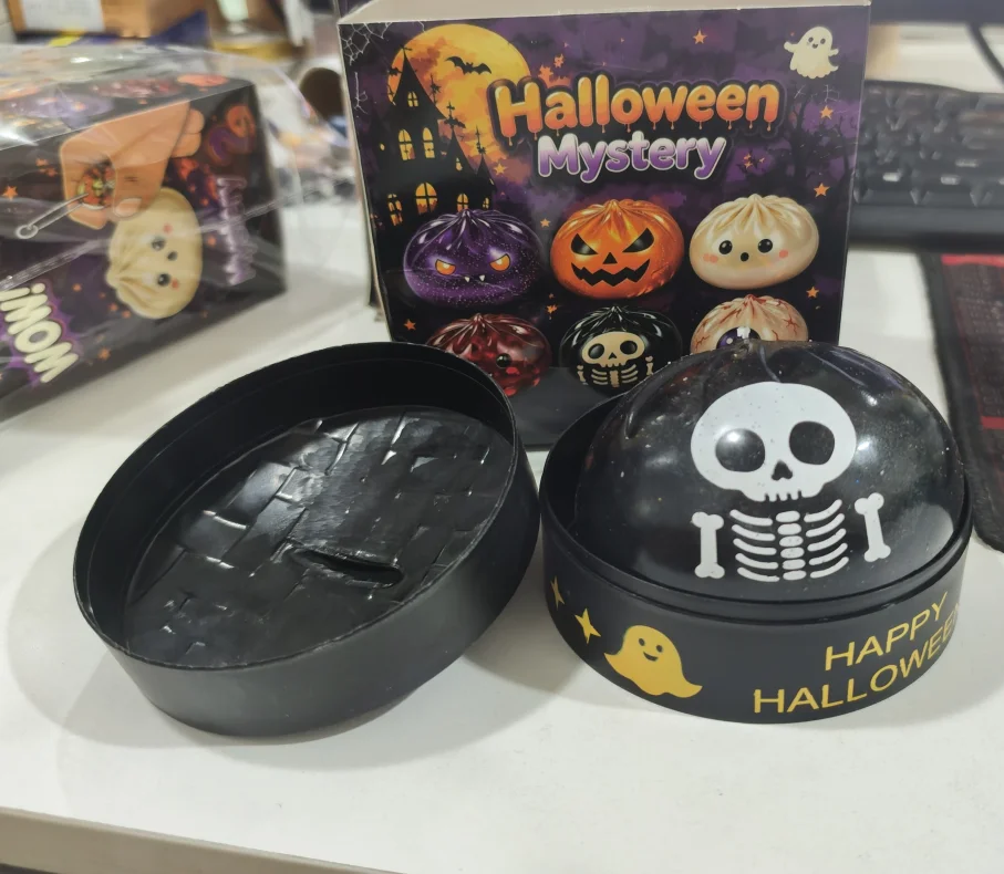 Halloween Gruseliger Geister-Teigtaschen-Squishy-Spielzeug Brötchen-Quetschspielzeug mit Dampfkäfig Fidget-Sensorik-Stressabbau-Ball Geburtstagsgeschenk