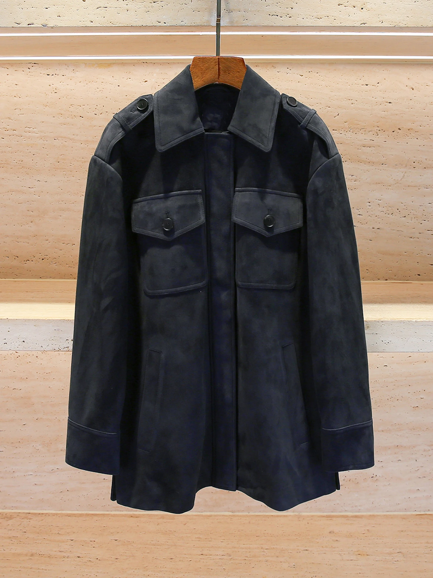 

High-End Women's Suede Leather Jaet Autumn Winter Vintage Feel eep Leather Biker Jaet Commute Sle Loose Fit Long Sve