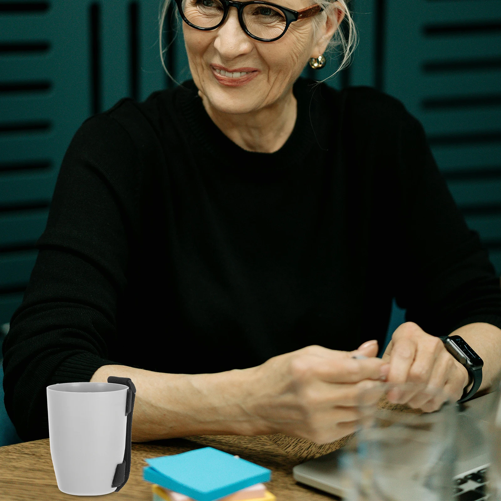 

Elderly Drinking Cup Aid Disabled Patients H Strap Cuff Detachable Design Safe Durable Rehabilitation Training Water Bottle