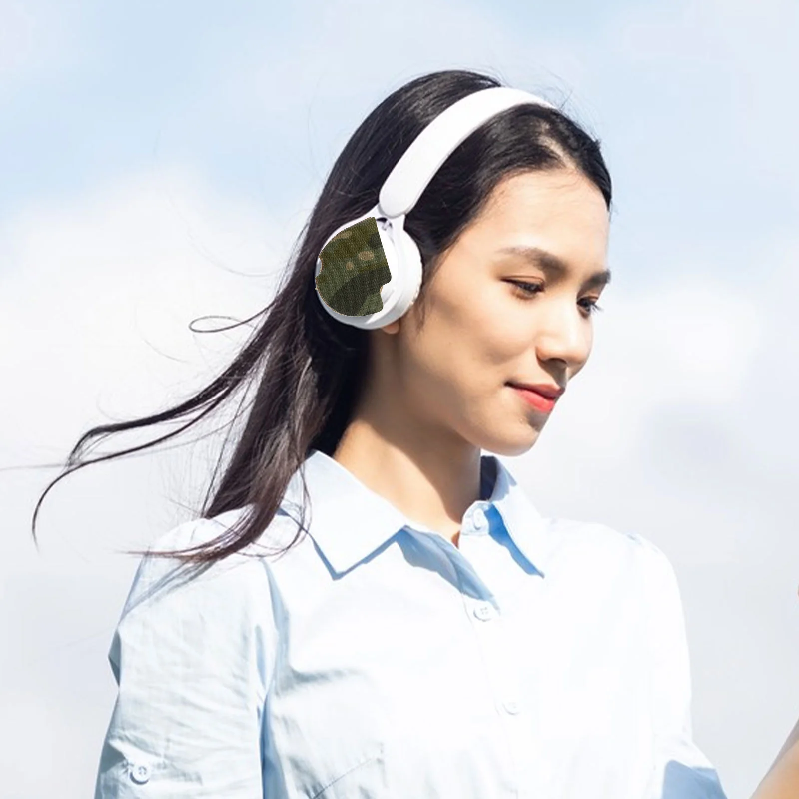 

2pcs Camo Headphone Decals Stylish Sweat Resistant Outdoor Sports Lightweight Comfortable Protective Stickers Accessories For