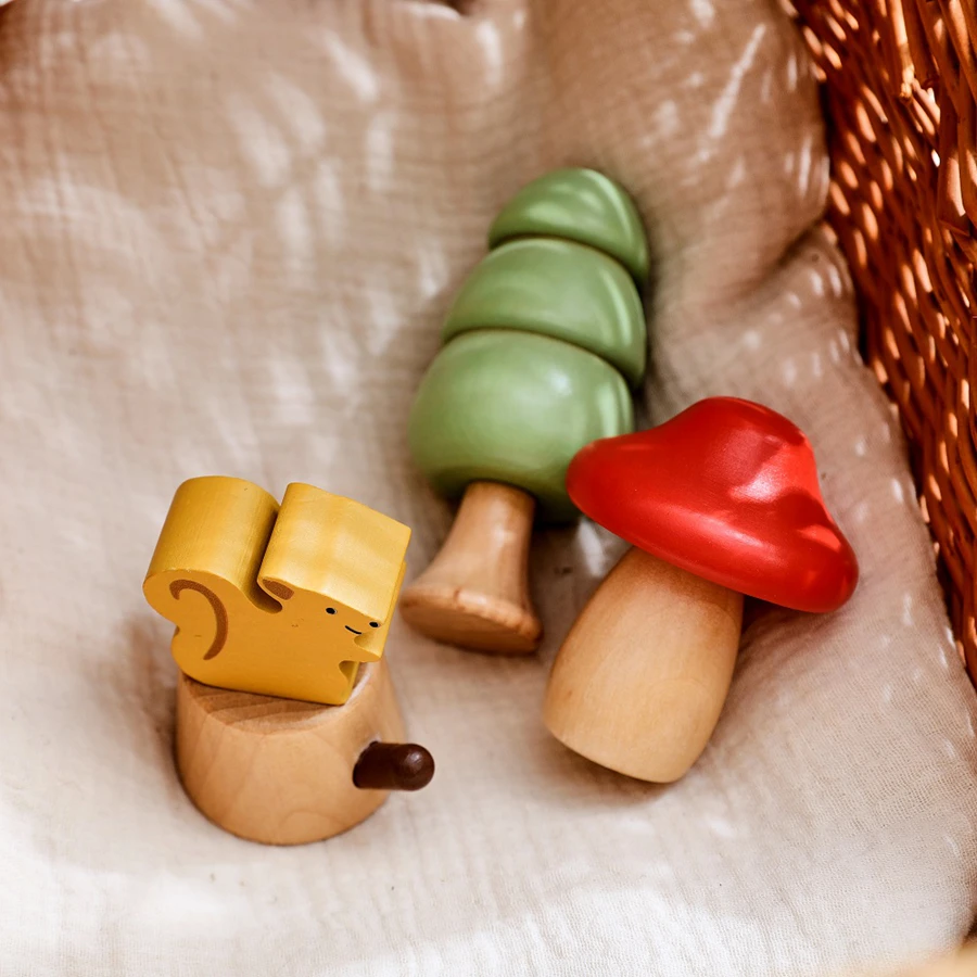 Baby Montessori Toys Wooden Cartoon Forest, Mushroom, Squirrel Rotating Screw Toy Toys For Children's Early Finger Fine Movement