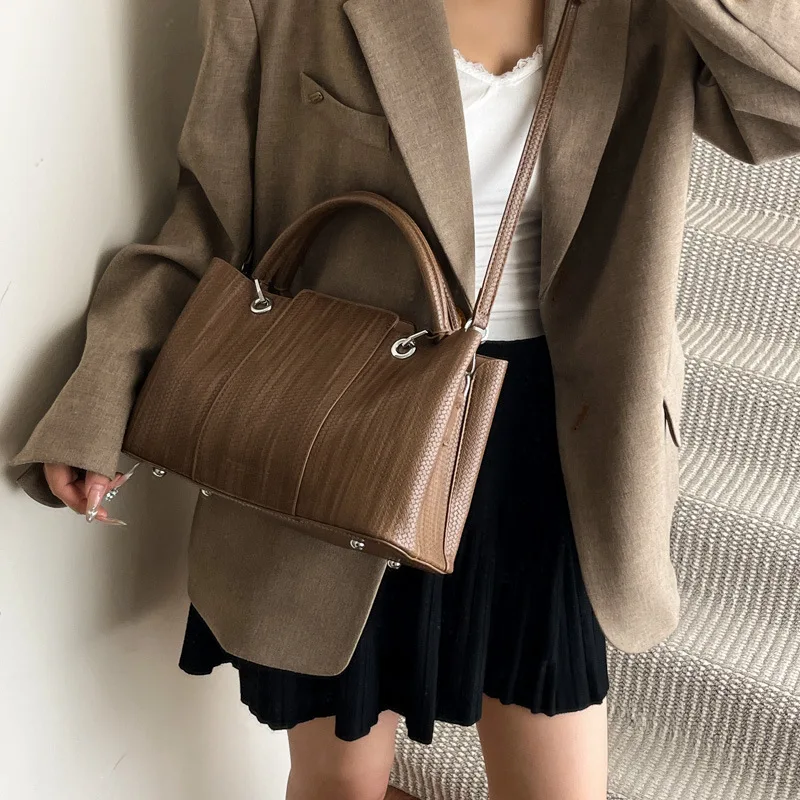 2025 موضة جديدة بسيطة الكورية اليابانية حقيبة كروسبودي عادية حقيبة يد نسائية التنقل حقائب كتف حقيبة يد لخريف
