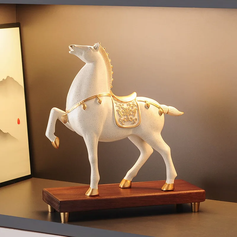 Chinese-style horse ornaments, high-end home decorations, successful office decorations, company opening housewarming gifts