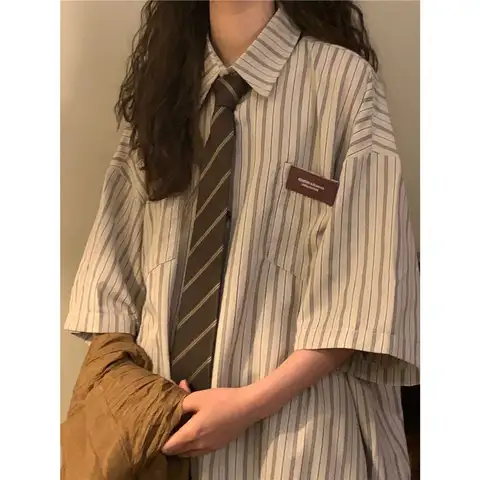 아메리칸 레트로 루즈한 일본 여성 루즈하고 다재다능한 대학 디자인 센스 틈새 반팔 스트라이프 셔츠 탑 트렌드