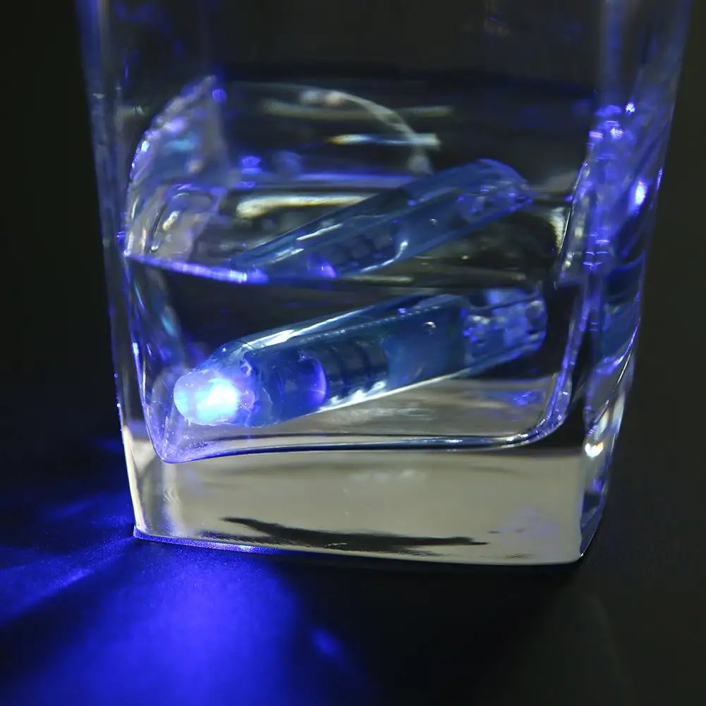 ضوء وامض LED بمؤشر جذب الأسماك الصغيرة تحت الماء (أزرق)