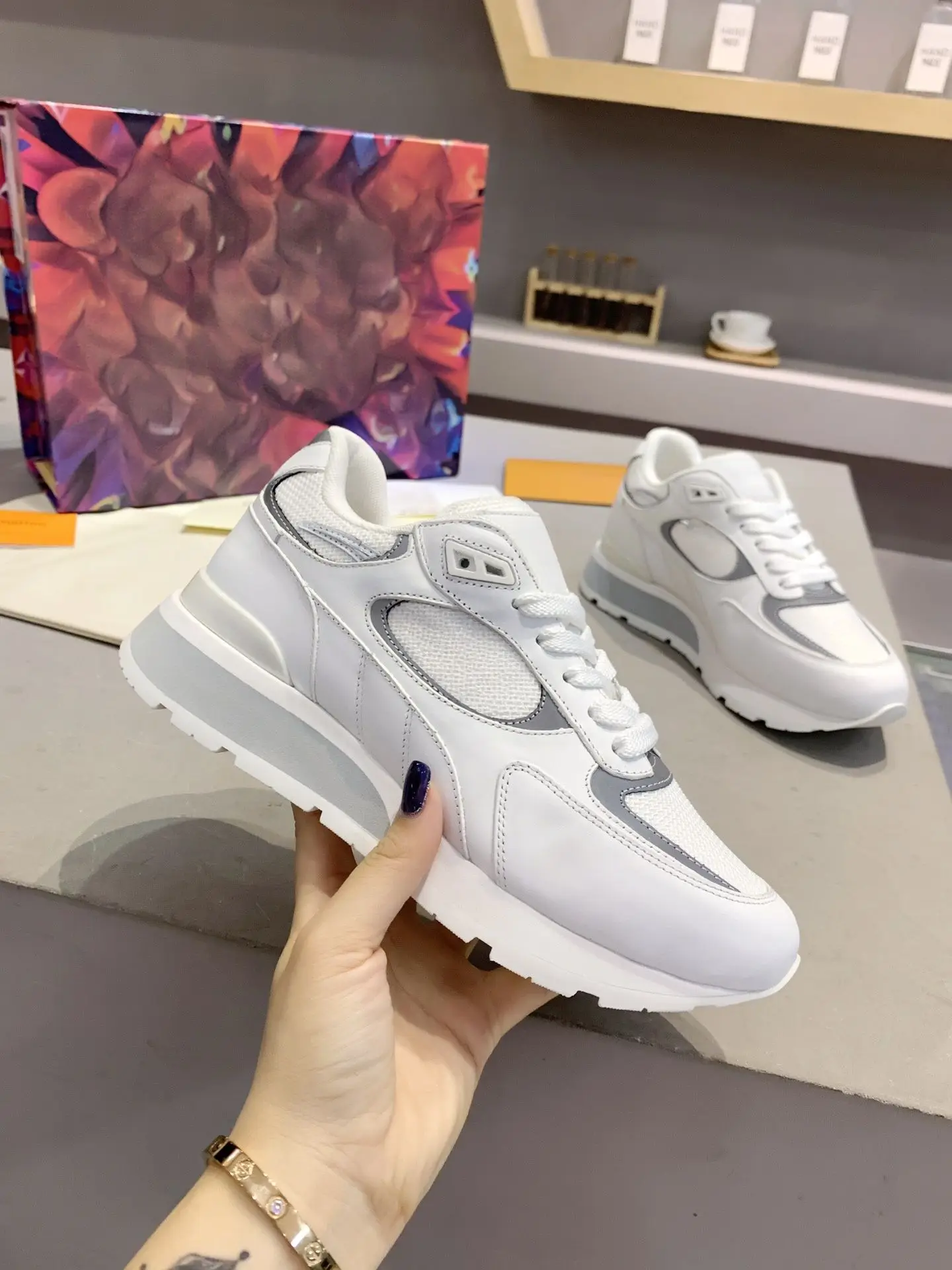Light‑Step Experience Unisex Low‑Cut Skate‑Style Board Shoes Comfort Casual Lace‑Up Flat Sneakers Non‑Slip Wear‑Proof Flexible Outsole Footwear For Men Women Long‑Time Outdoor Walking Shopping