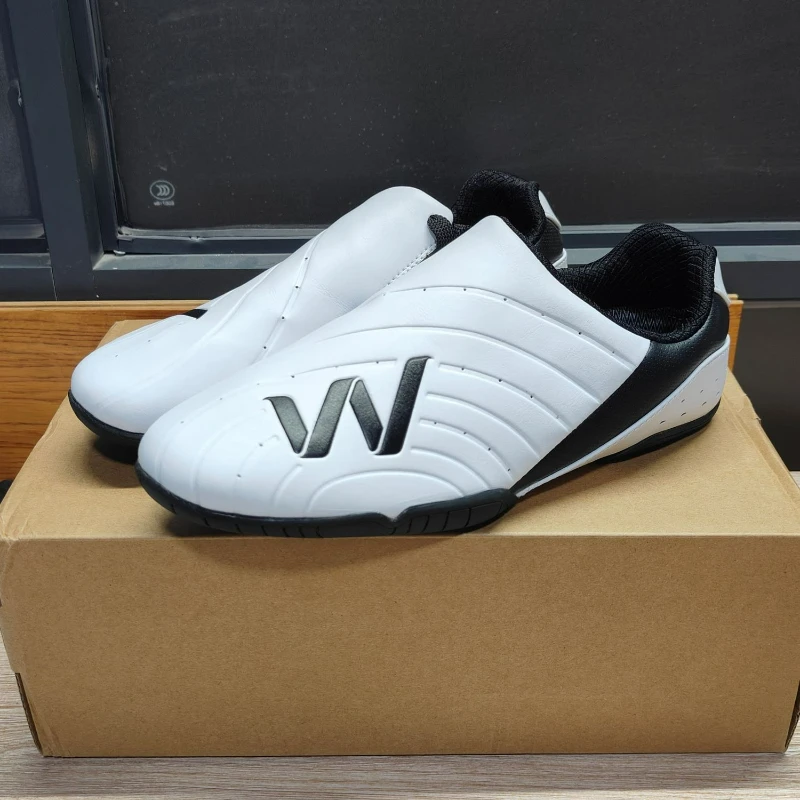 أحذية التايكوندو الجديدة لعام 2025 للرجال والنساء أحذية الكونغفو عالية الجودة أحذية رياضية أصلية للجنسين أحذية Taiji للأزواج #1