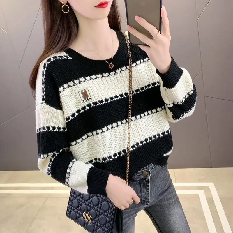 Striped Lazy Style Sweater for Women New Loose and High-end Style Super Beautiful Knit Sweater Top