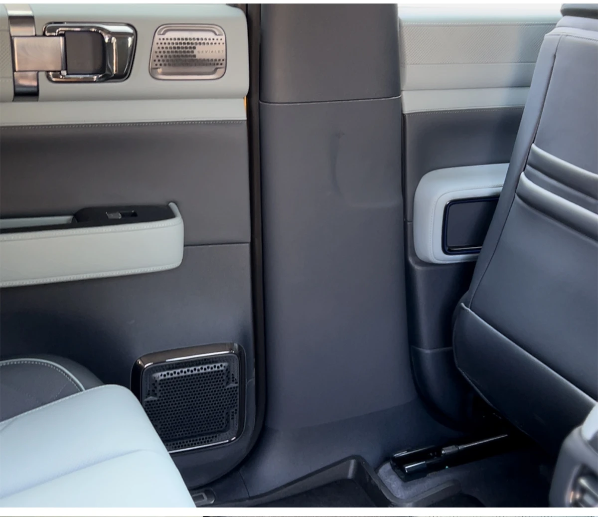 BYD Leopard 5 2023-24 Leather B-Pillar Scratch Guard