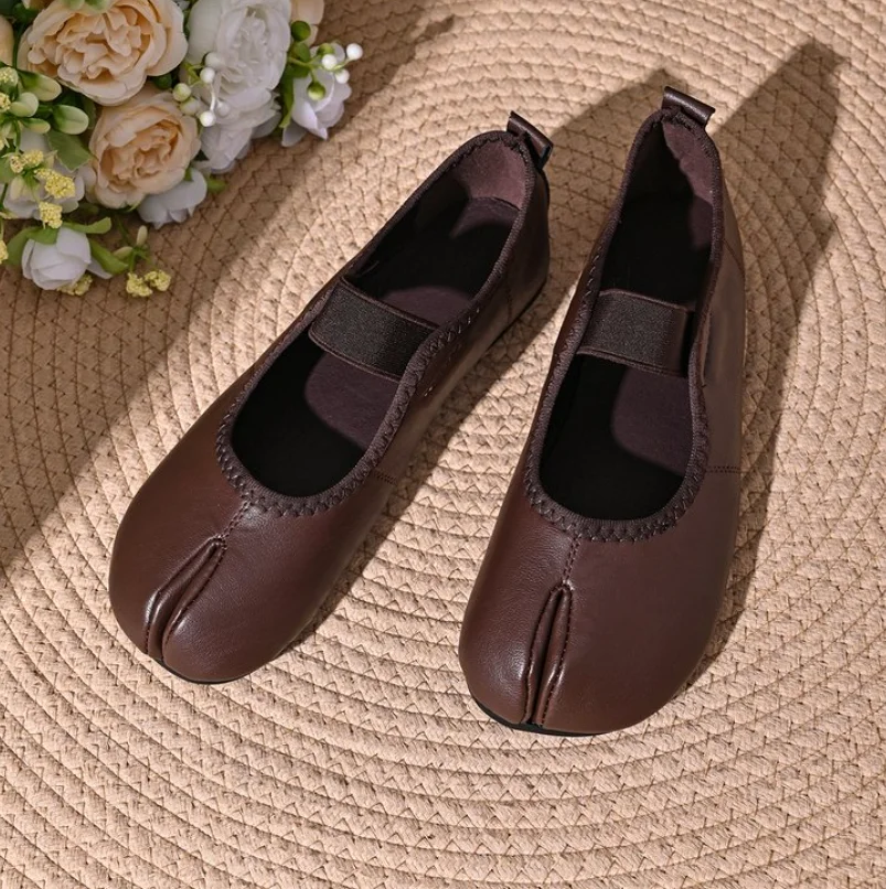 Retro Split Toe Pig Trotter Flat Ballet Shoes Autumn Designer Tabi Ninja Mary Jane Shoes Fashion Soft Sole Outdoor Driving Shoes