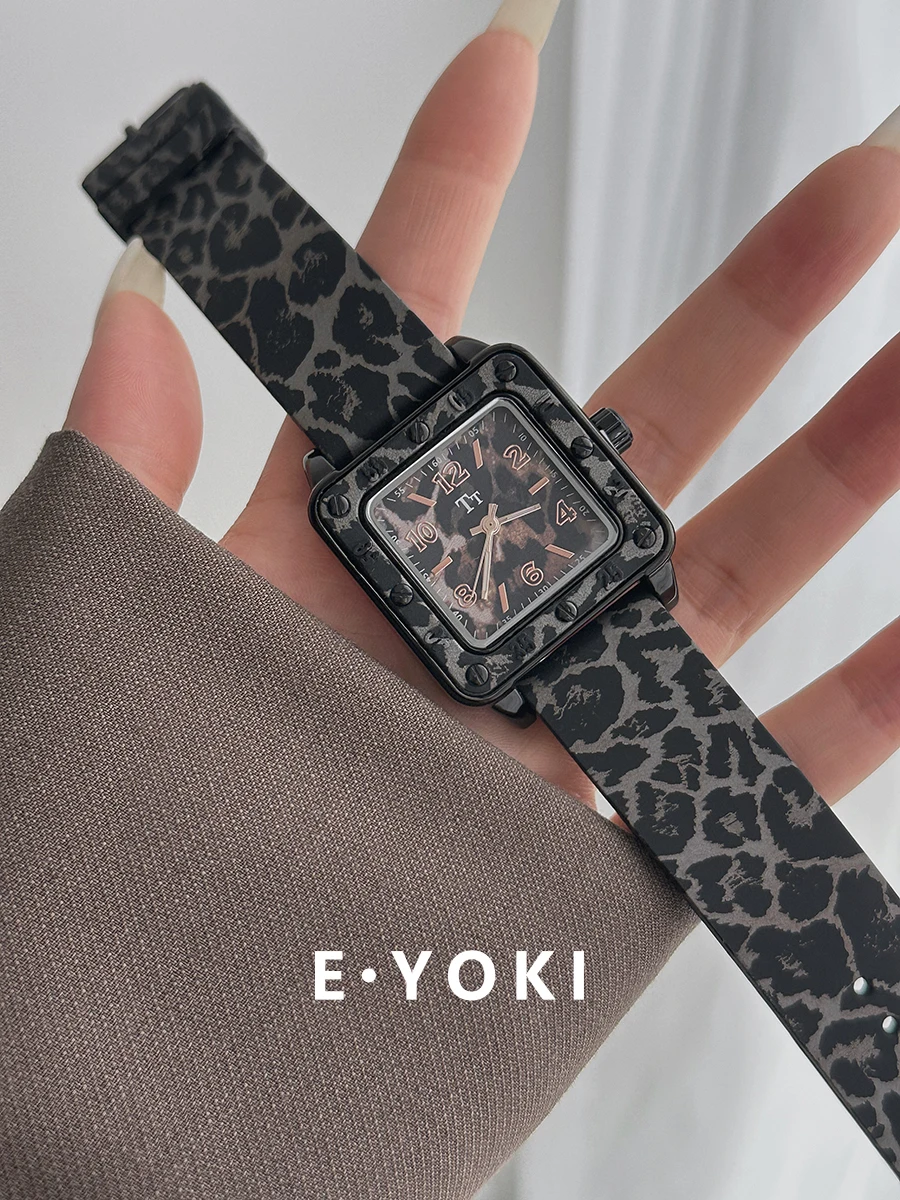 Pink Silicone Leopard Print Women'S Watch, A Luxurious And Fashionable High-End Women'S Watch, An Exquisite Women'S Wristwatch.