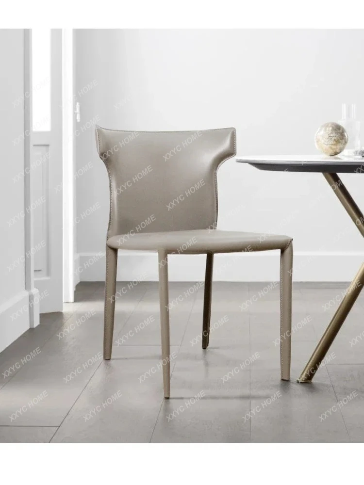 Moderner, einfacher Esszimmerstuhl mit Rückenlehne, Verhandlungsstuhl für den Haushalt