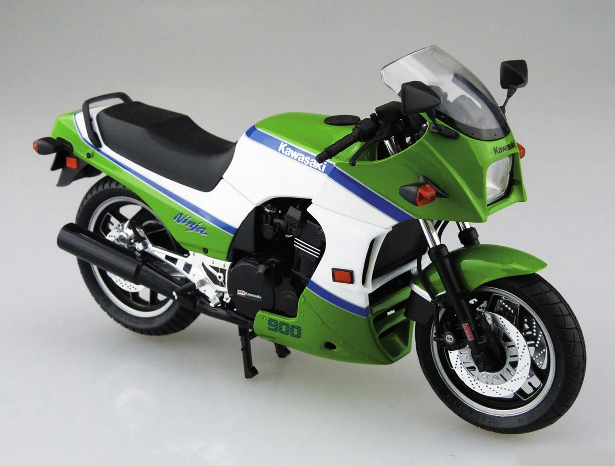 Aoshima 06499 Static Assembled Car Model Toy 1/12 Scale For Kawasaki GPZ900R Ninja Motorcycle Car Model Kit