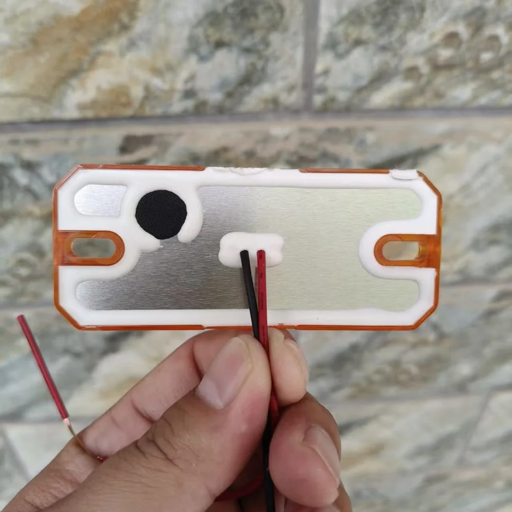 

Flashing LED Truck Side Light with Robust ABS+PC Material Construction Providing Long Lasting Vehicle Signal Illumination