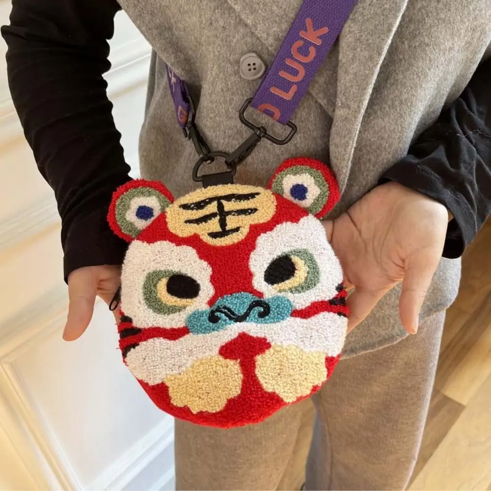 

Ins Towel New Year Coin Purse Embroidery Mini Tiger Shoulder Bag Chinese Style Cartoon Small Item Bag Girls