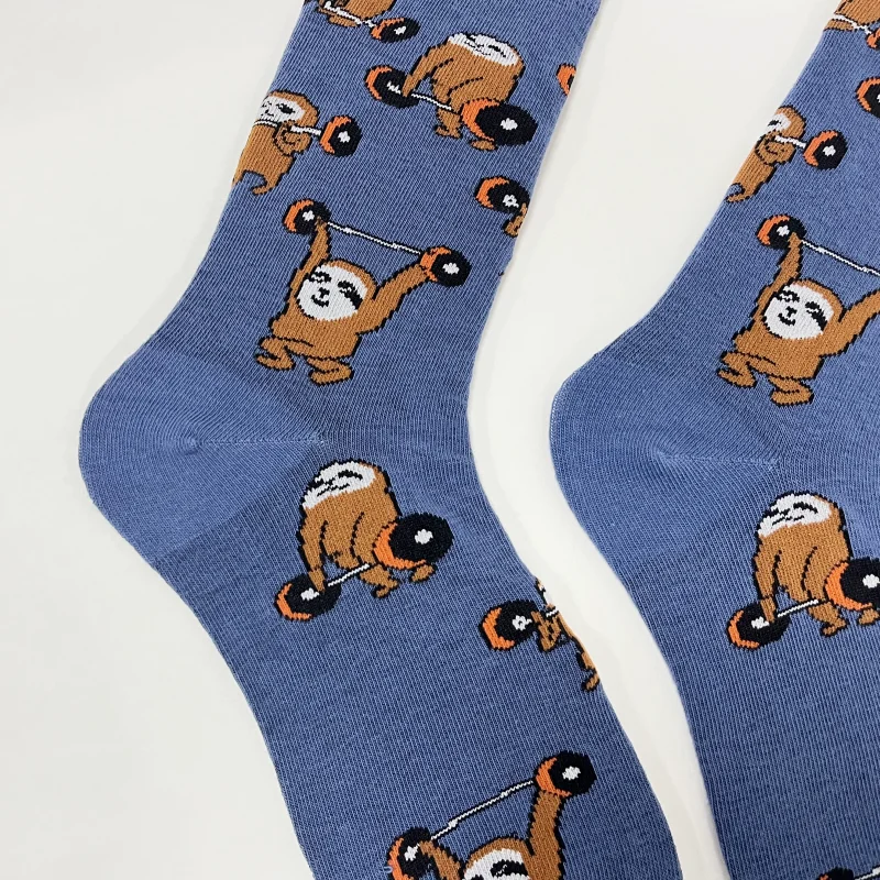 1 Pair Cartoon Cute Sloth Bodybuilding Weightlifting, Fashionable Comfty Men Mid-calf Socks For All Seasons Wearing