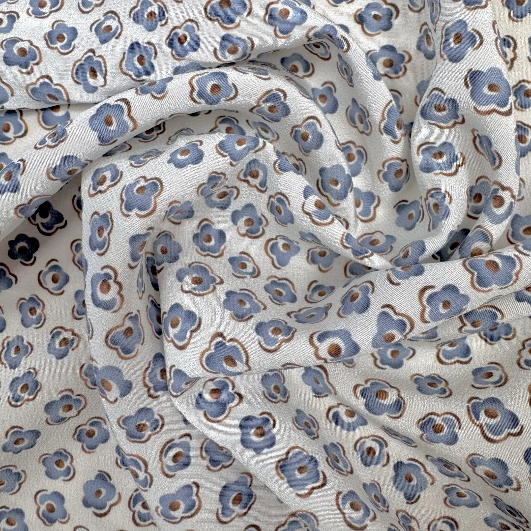 

1 метр, 100% шелк тутового шелка, креповая шелковая ткань 16 мамме, белая с маленьким синим цветочным принтом, ширина 140 см, 55 дюймов, по дворам JX159