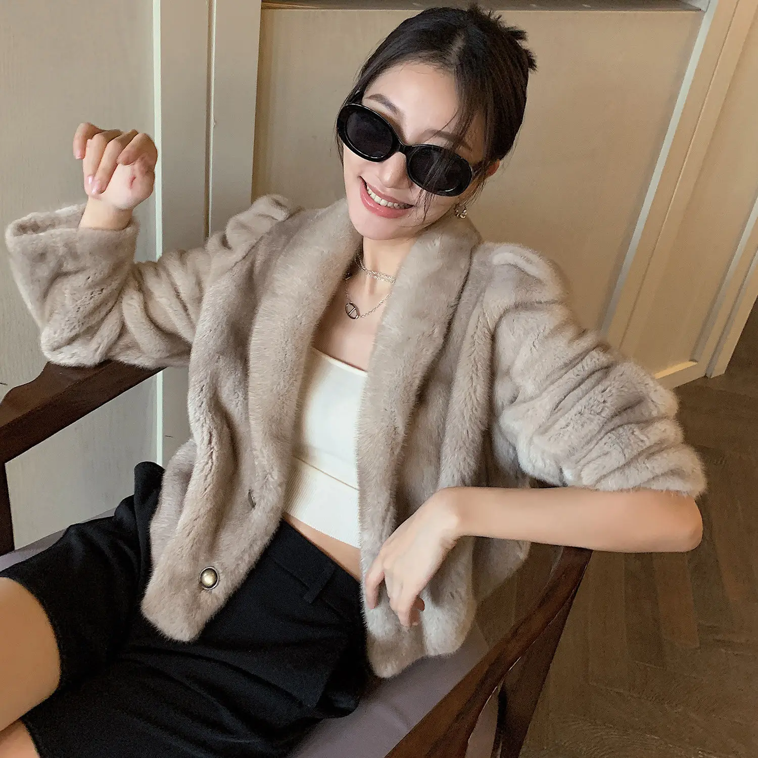 2025 트렌디 인조 밍크 퍼 코트 여성용 짧은 크롭 젊고 스타일리시한 겨울 재킷