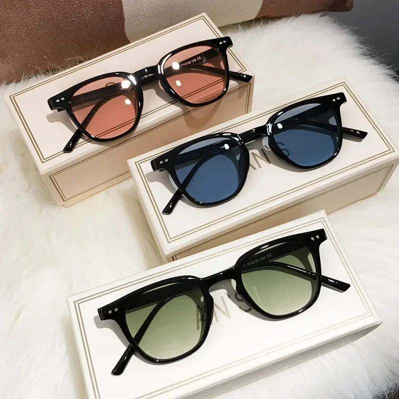 

Fashionable Retro Square Sunglasses for Women and Men's Black Glasses UV400 Anti UV Strong Light Brown Sunglasses