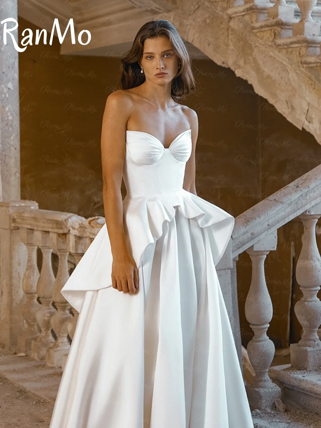 فستان زفاف Ranmo جديد 2025 مثير مخصص بدون حمالات بدون أكمام طيات للنساء أنيق كريب على شكل حرف A بطول الأرض فستان العروس