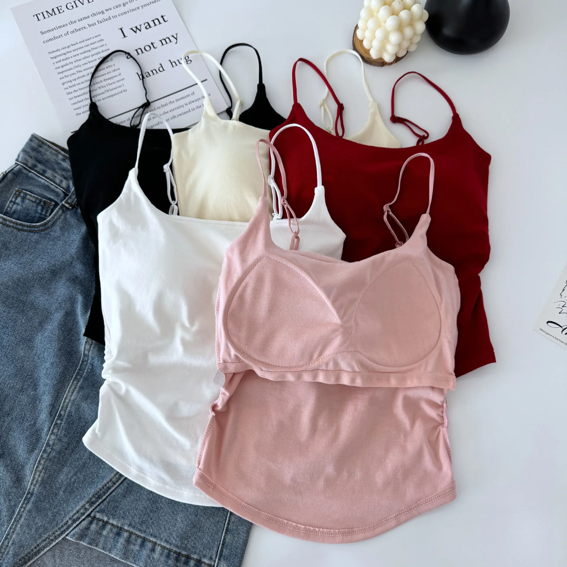 Sexy, vielseitiges Damen-Tanktop mit Spaghettiträgern, eng anliegend, figurformend, als Unterhemd geeignet, für alle Jahreszeiten geeignet.