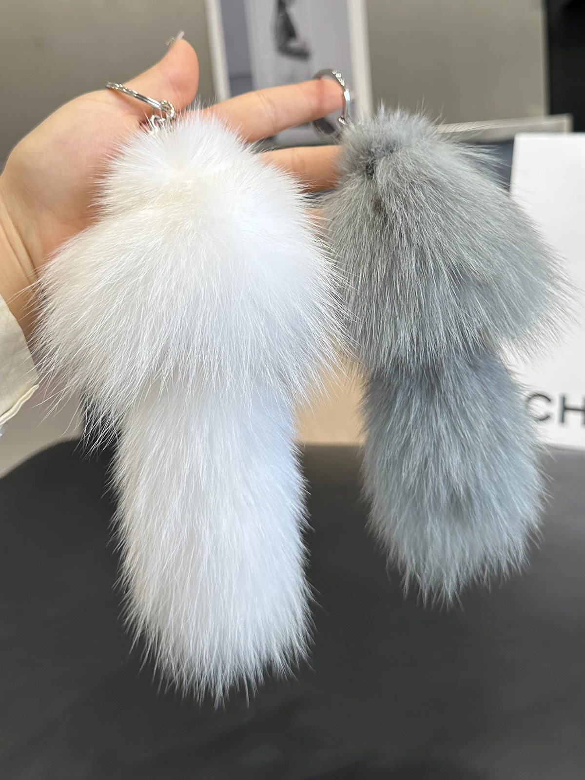 2024 Fashion Real Natural Fox Fur Little Fox Doll Ladies Bag Pendant Car Key Chain Pendant Mobile Phone Pendant Accessories