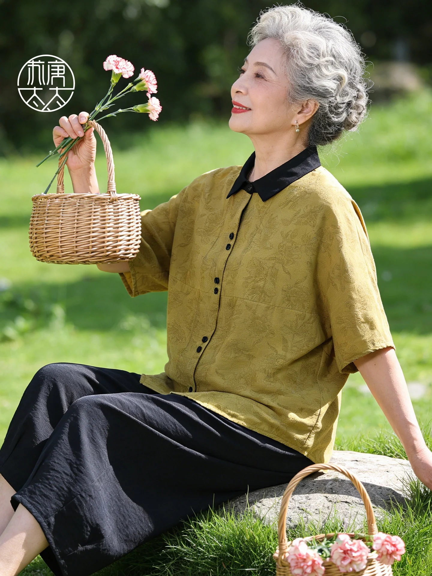 

Летний комплект из хлопка и льна на День матери: рубашка с коротким рукавом и брюки, комплект из двух предметов для женщин среднего и пожилого возраста Fashiona...