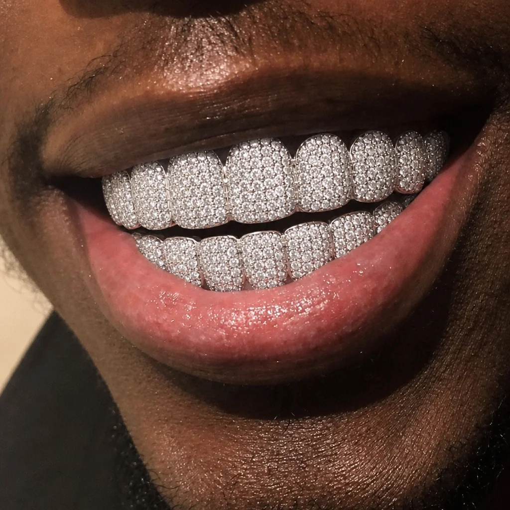 European And American Hip-Hop Dental Jewelry With Electroplated 14k Finish. Rap Party Set With 10 Teeth And Diamond Inlays.